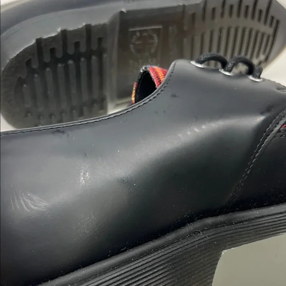 NWOT Dr. Marten Oxford Shoes Plaid Pointed Black and Red Size 8 (L) Size 7 (M) - Picture 11 of 15